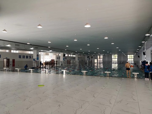 青龍山學校花季传媒APP黄版，同學們都很喜歡上遊泳課